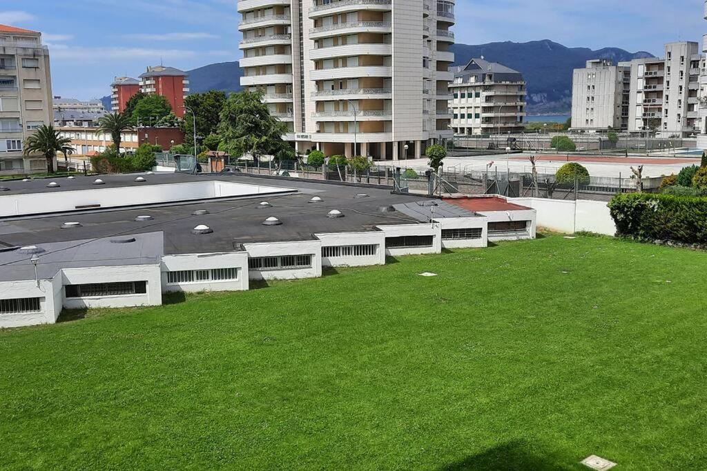 Reformado, A 2Min De Playa, En La Mejor Zona. Apartment Laredo Luaran gambar